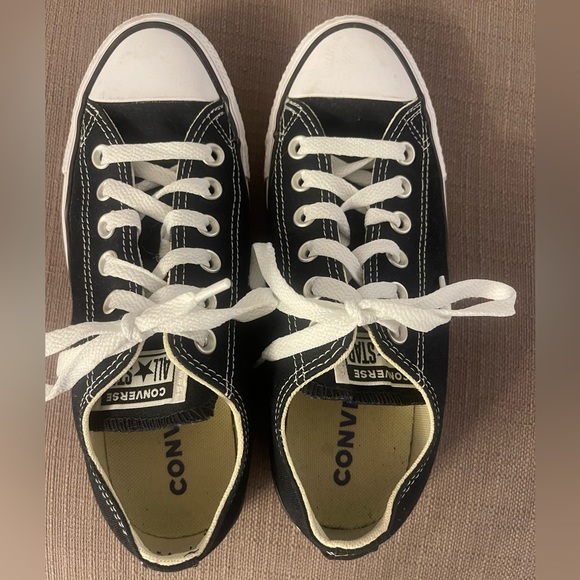 New Black Converse Size 7 - Picture 1 of 4